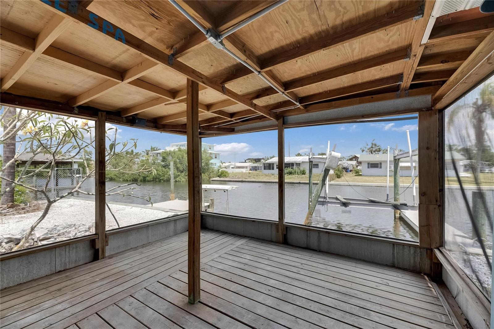 Image 60 of 83 For 832 Seabreeze Drive