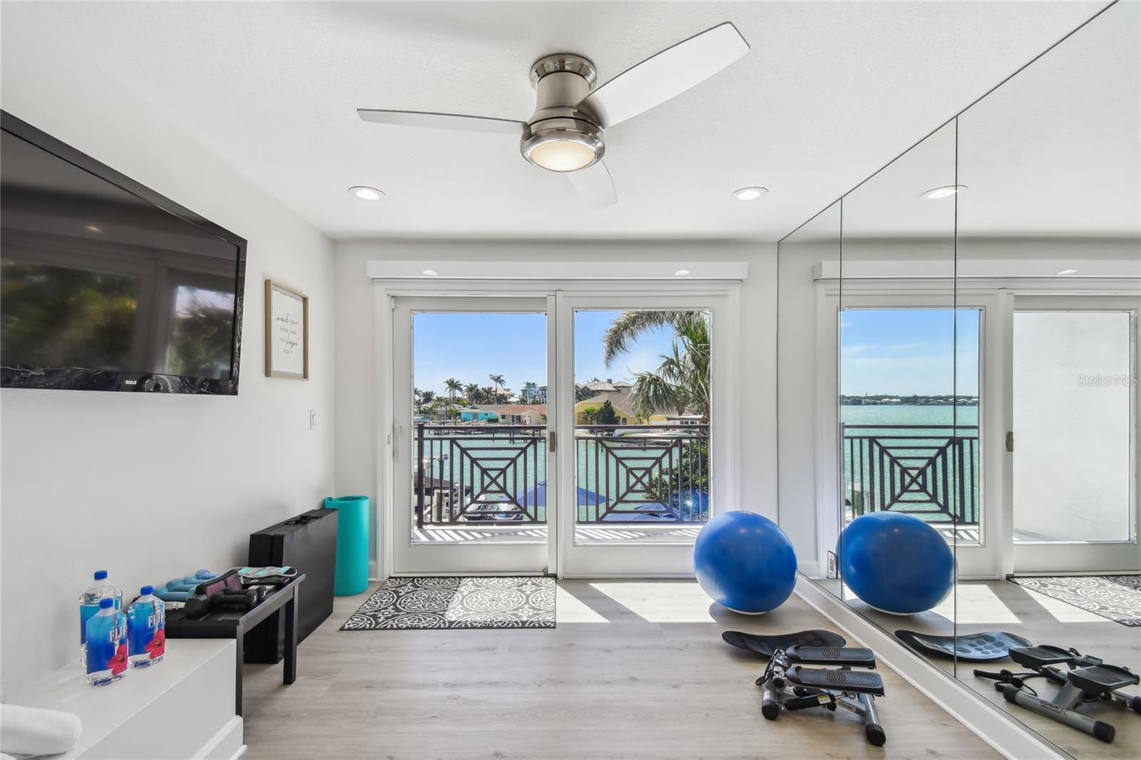 Image 16 of 79 For 2233 Donato Drive