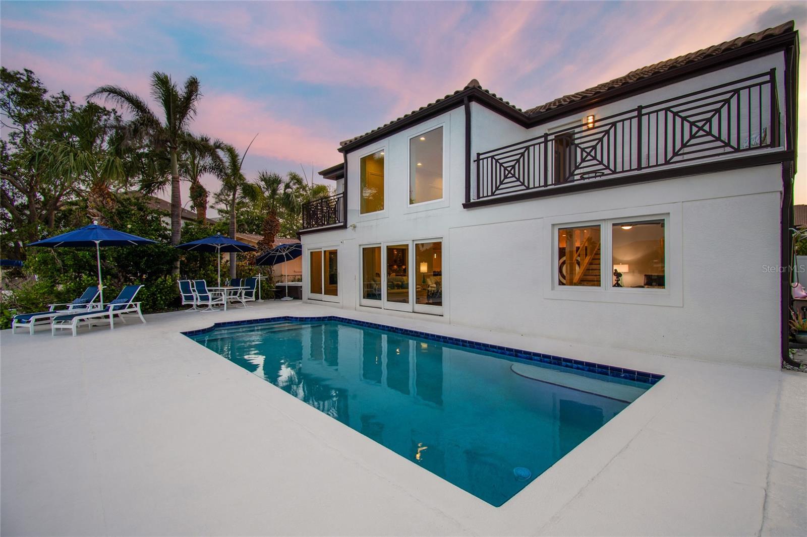 Image 20 of 79 For 2233 Donato Drive