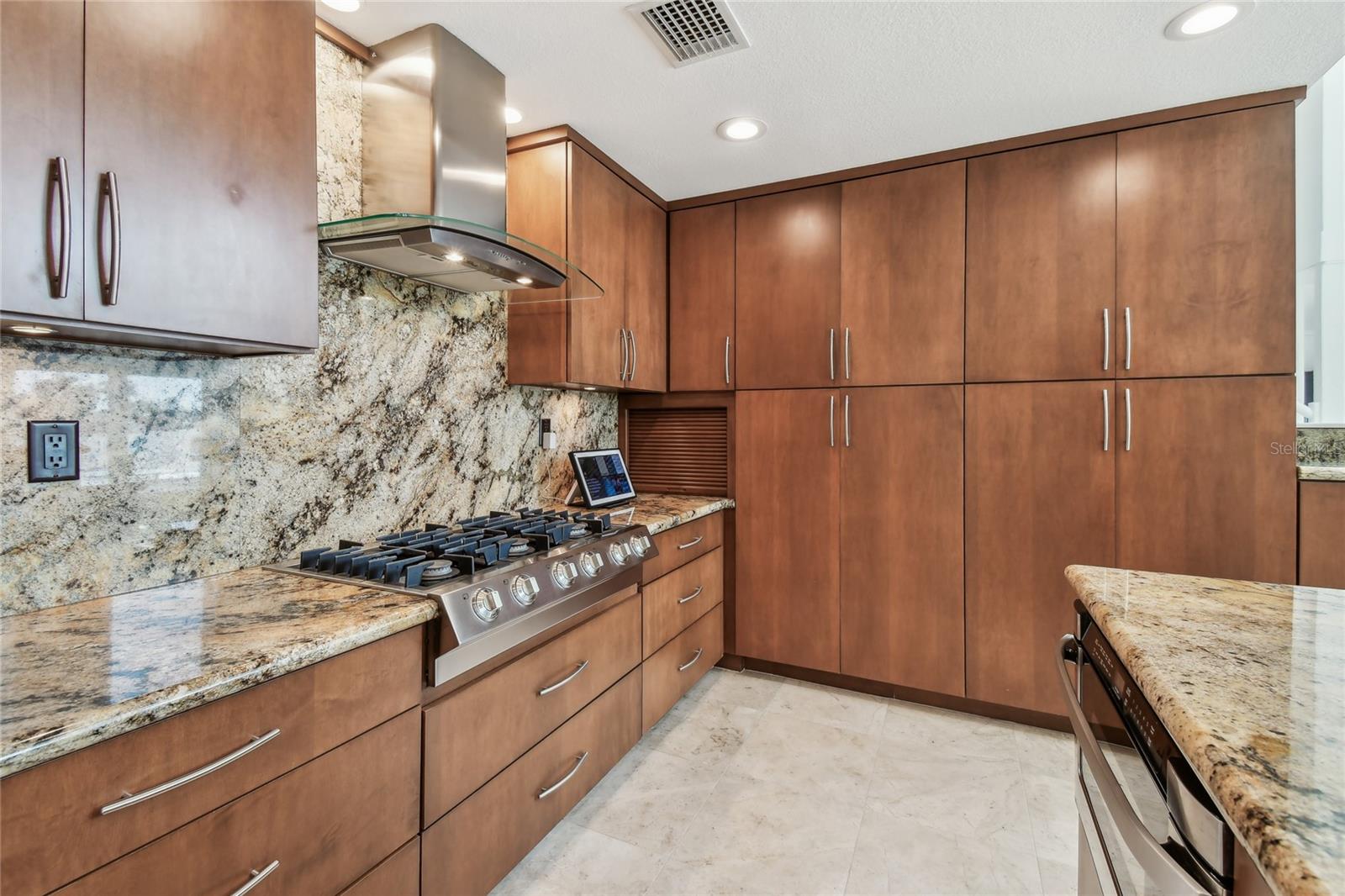 Image 30 of 79 For 2233 Donato Drive