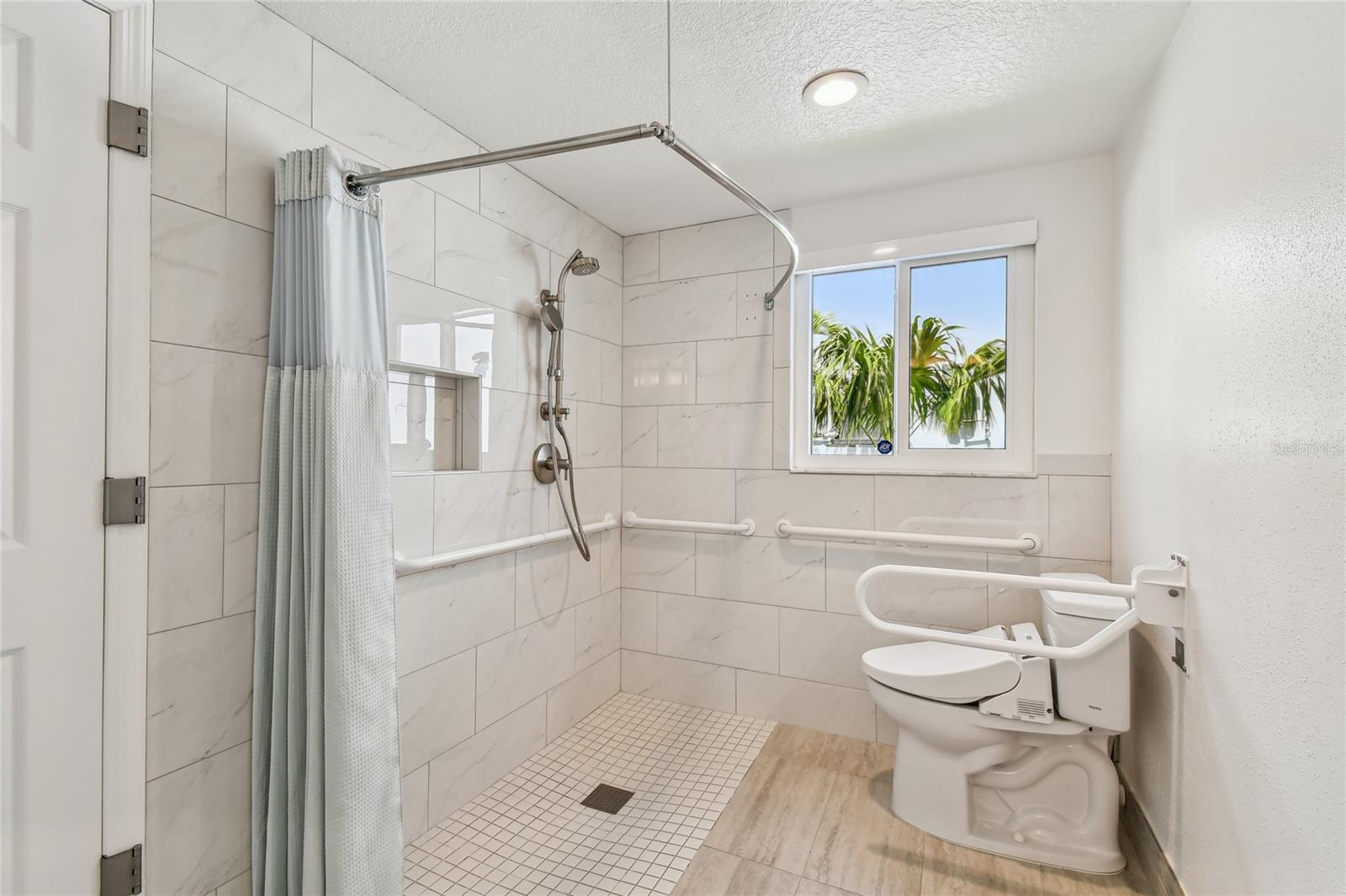 Image 39 of 79 For 2233 Donato Drive