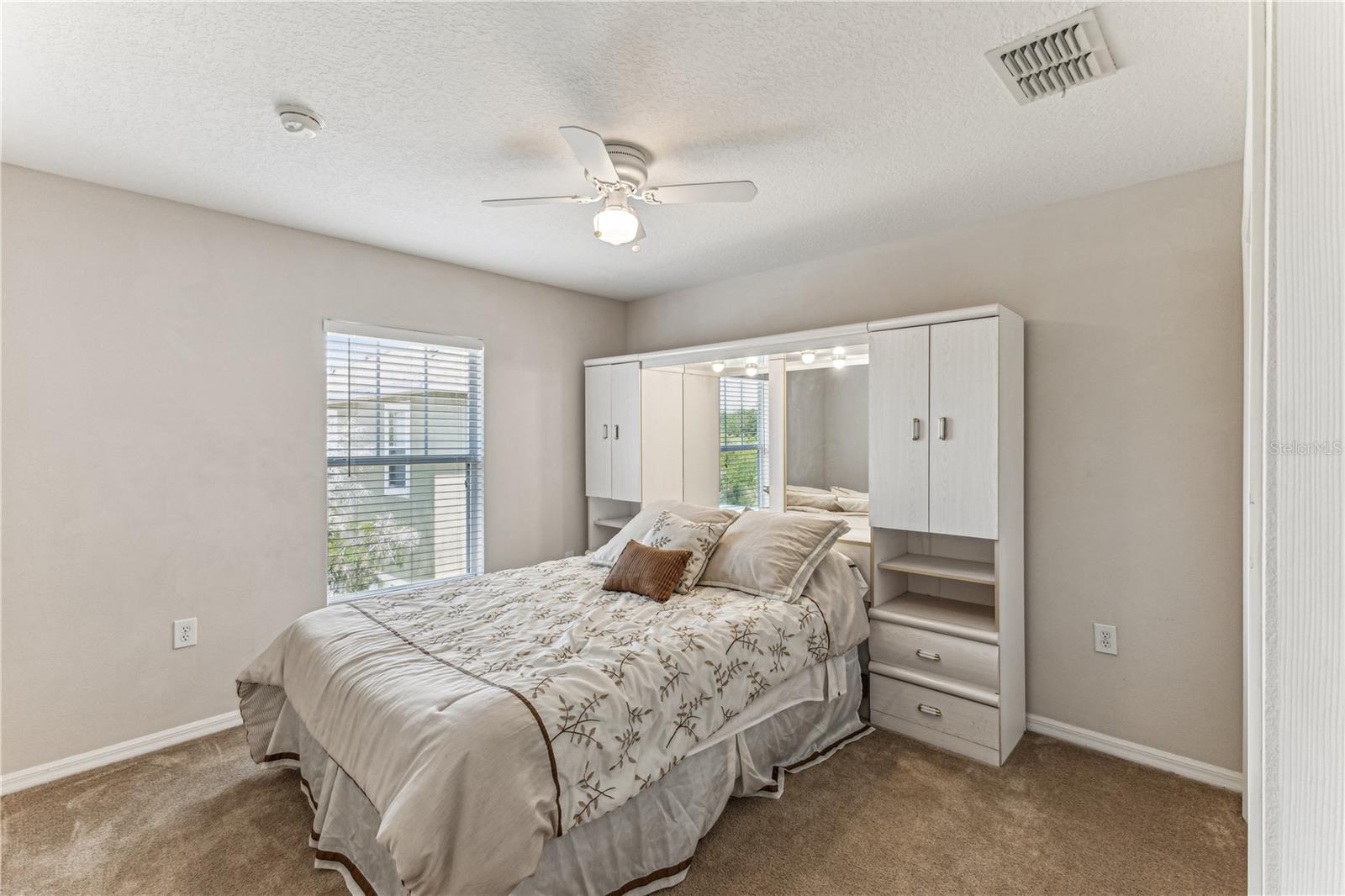 Image 17 of 41 For 8518 Broken Willow Court