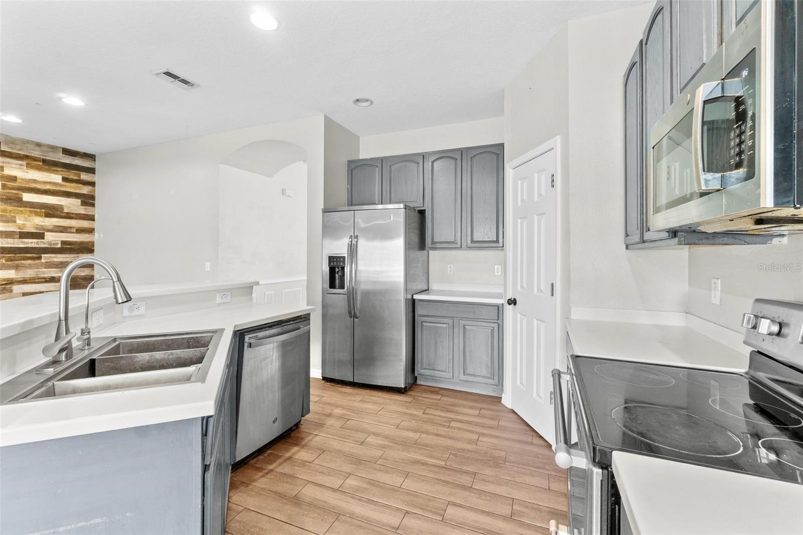 Image 20 of 34 For 23935 Coral Ridge Lane