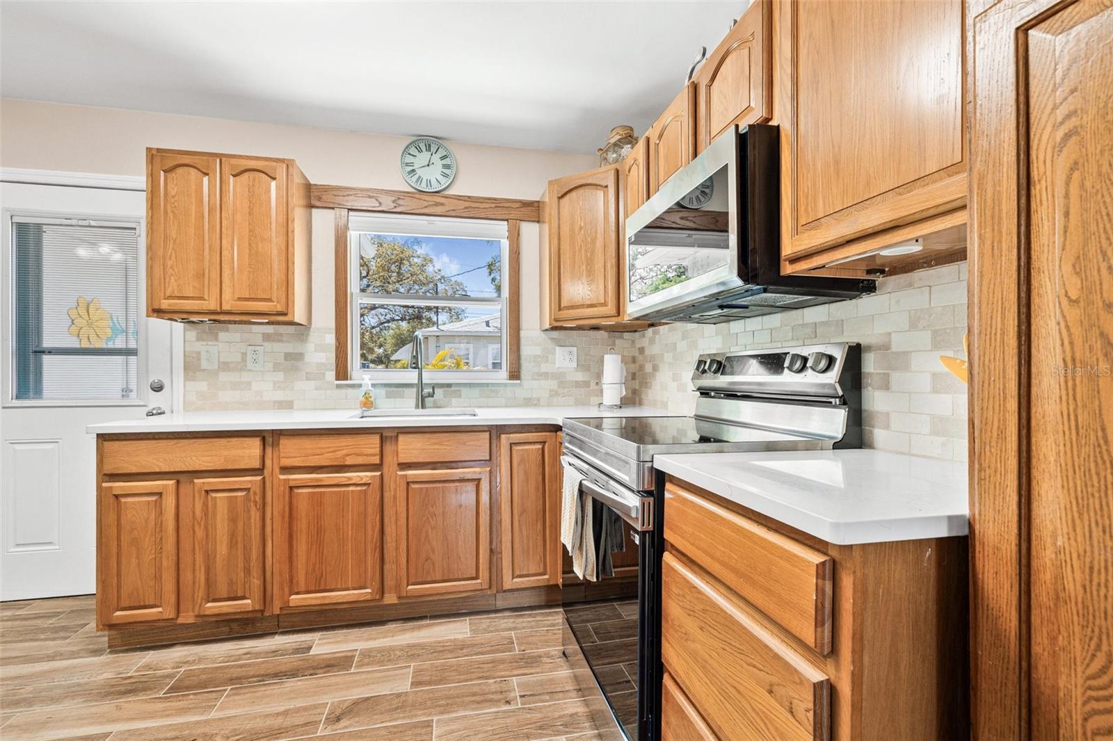 Image 10 of 30 For 2134 6th Avenue N