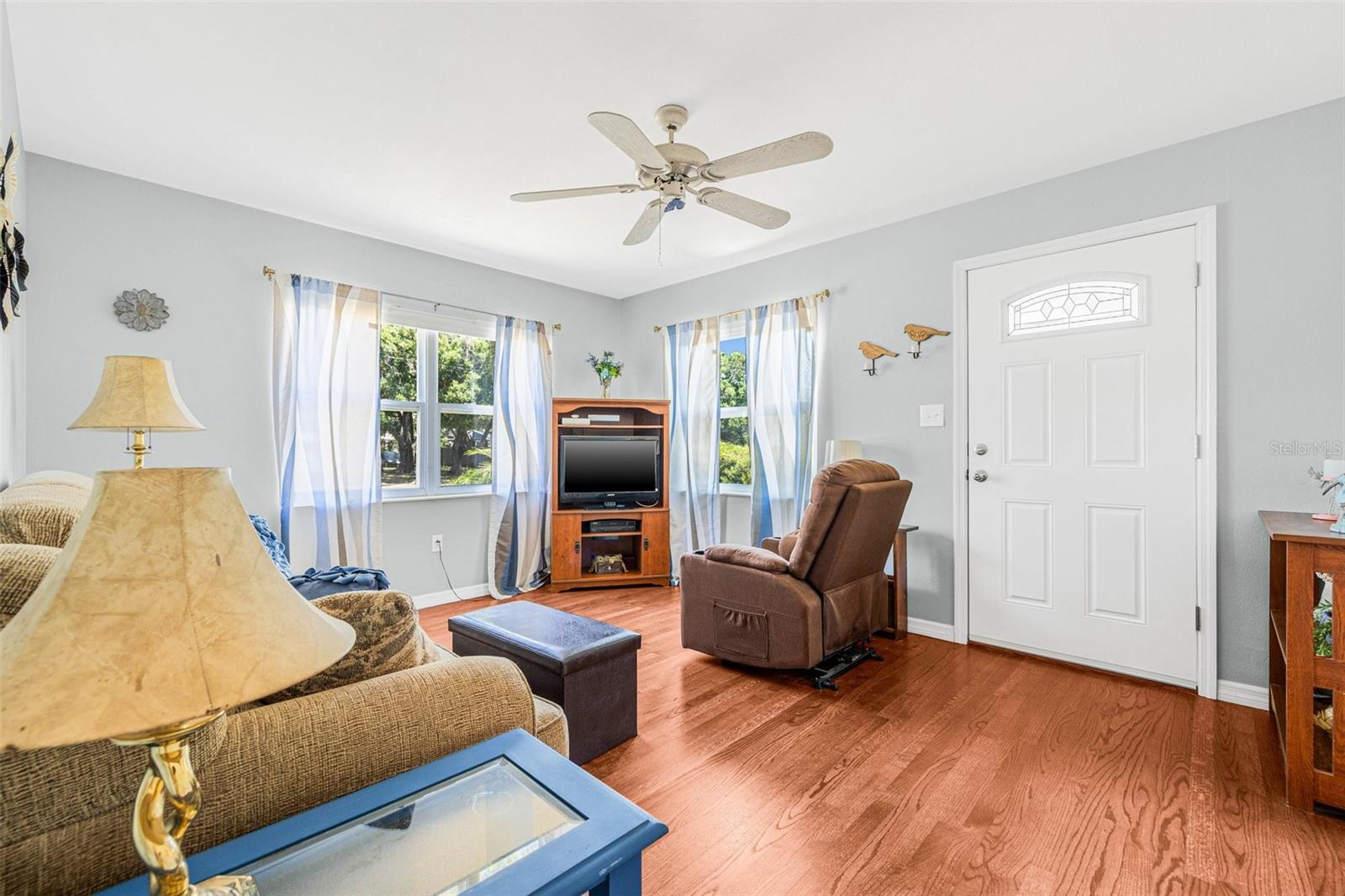 Image 7 of 30 For 2134 6th Avenue N
