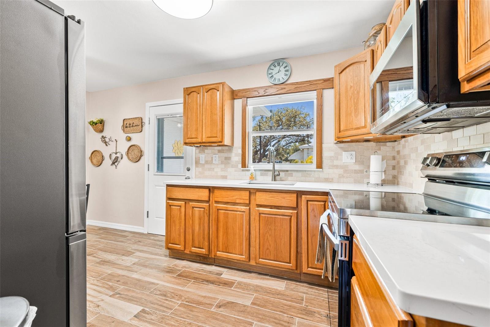 Image 9 of 30 For 2134 6th Avenue N