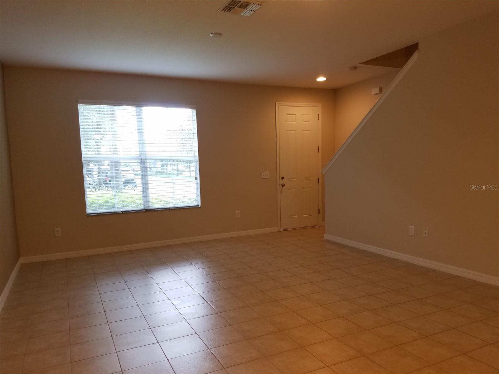 Image 4 of 27 For 12610 Carlby Circle