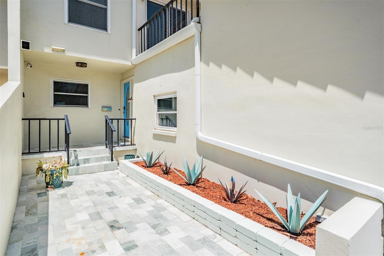 Image 2 of 35 For 2700 Bayshore Boulevard 511