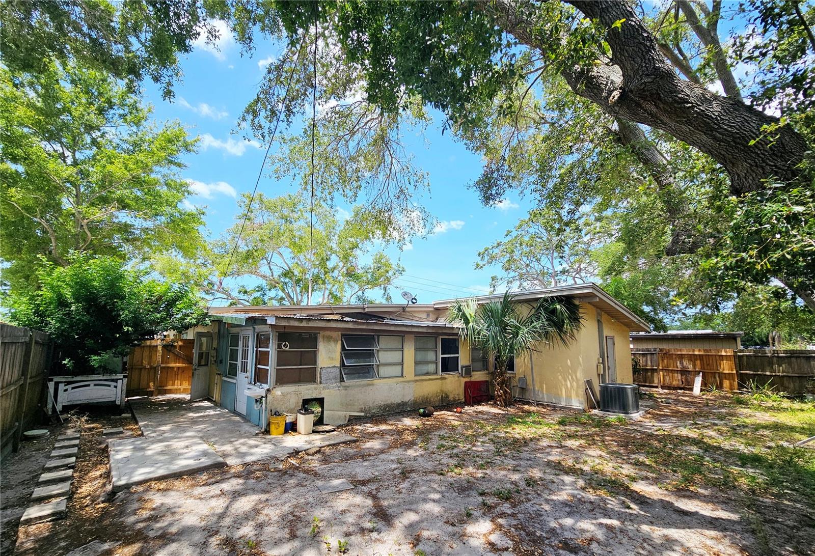 Image 16 of 28 For 79 Patricia Avenue