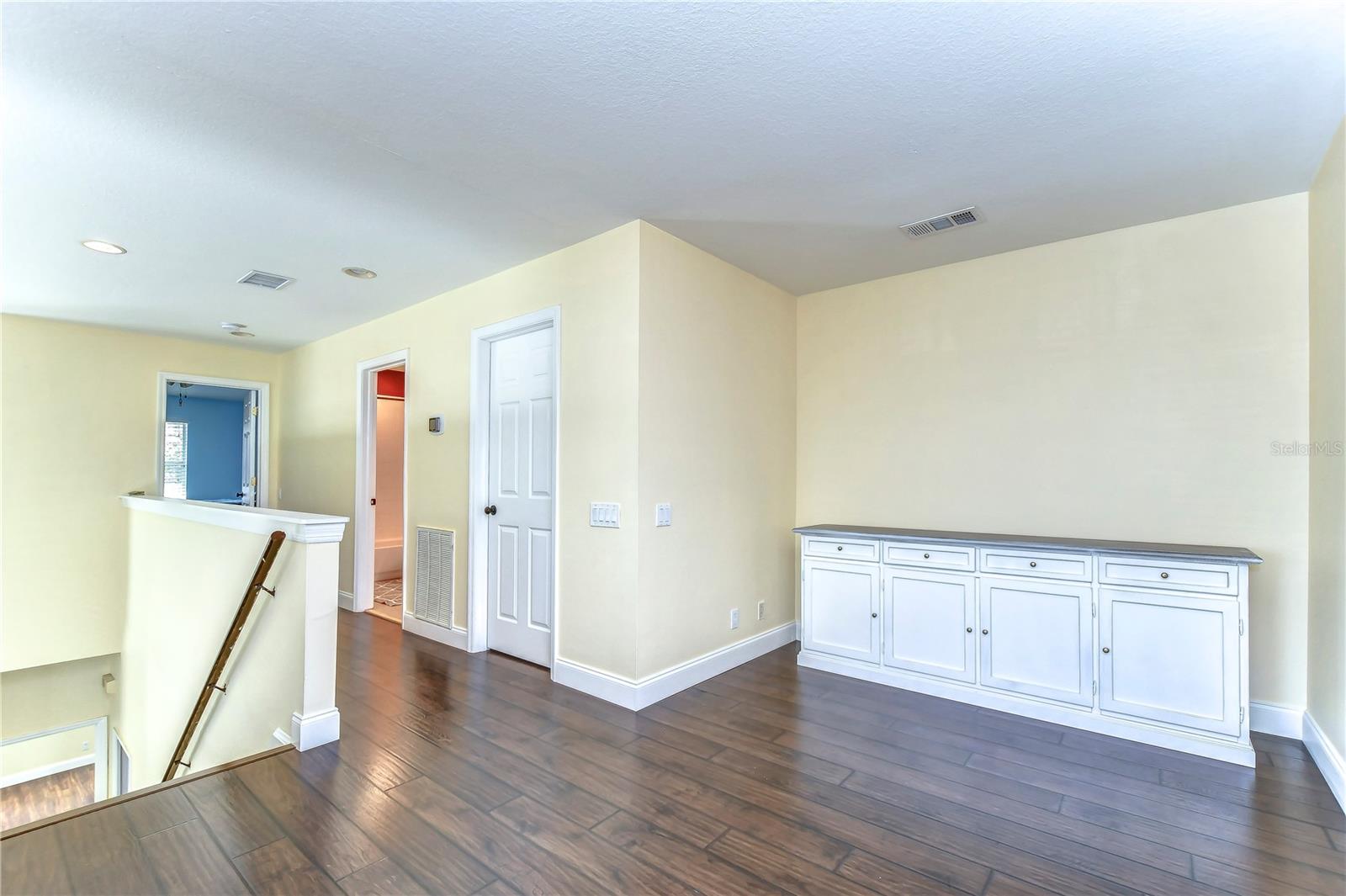 Image 33 of 51 For 3292 Covered Bridge Drive E