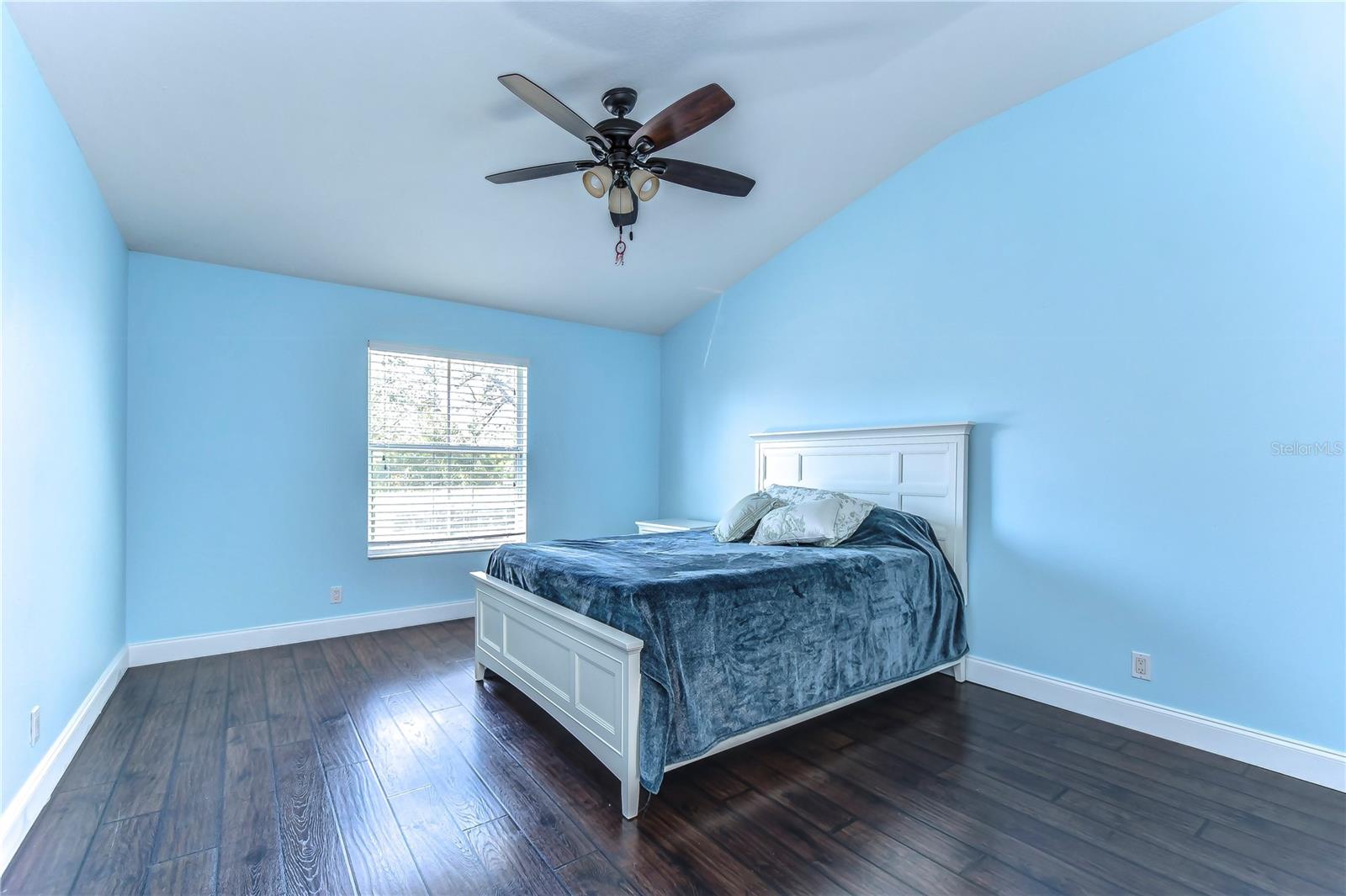 Image 36 of 51 For 3292 Covered Bridge Drive E