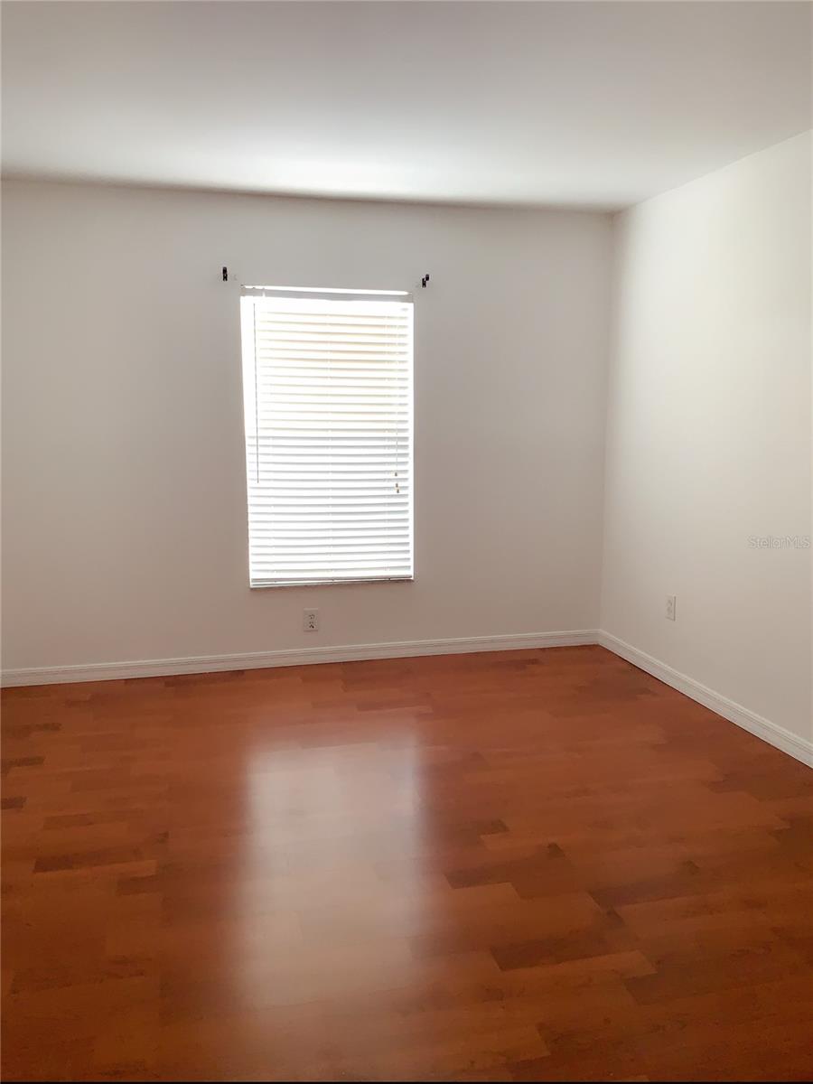 Image 11 of 20 For 8013 Sutton Terrace Lane