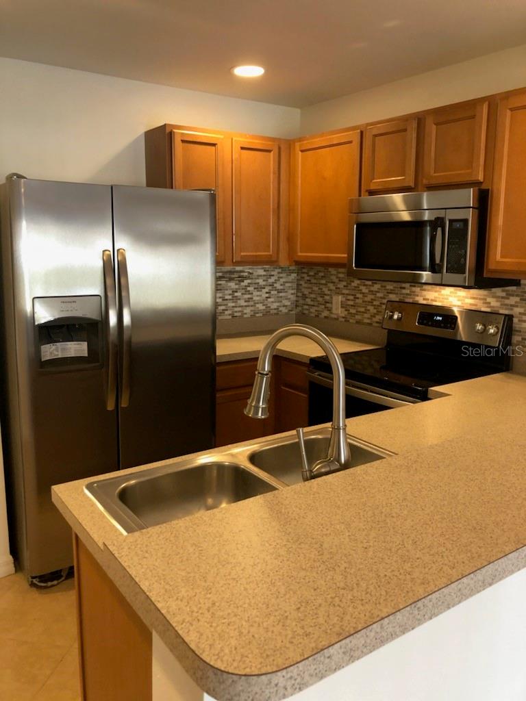 Image 6 of 20 For 8013 Sutton Terrace Lane
