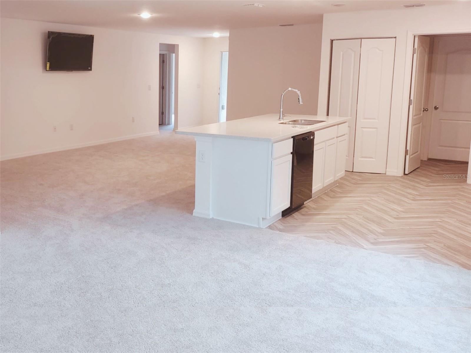 Image 6 of 22 For 108 Goldcoast Place