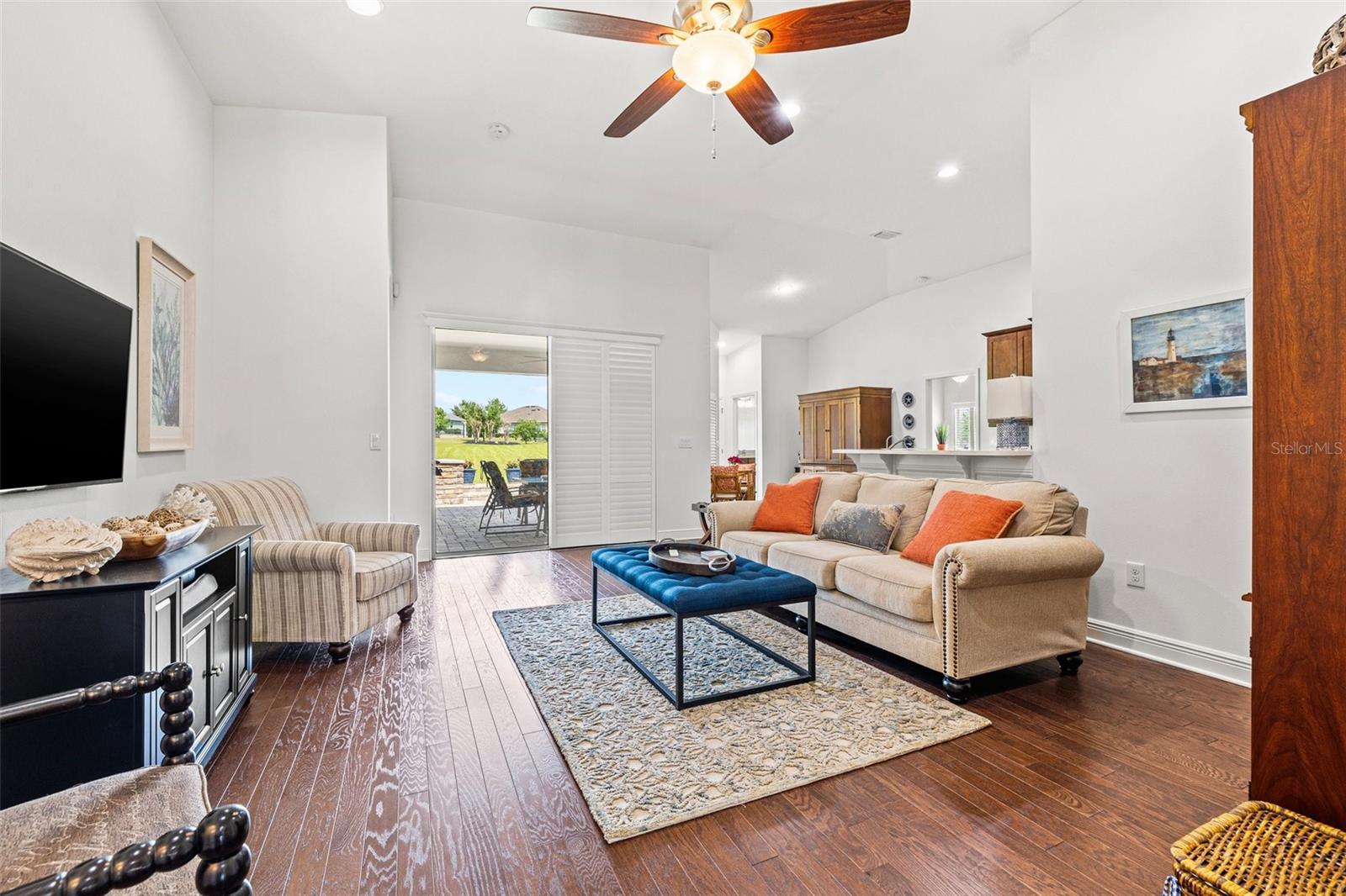 Image 7 of 40 For 13953 Thoroughbred Drive
