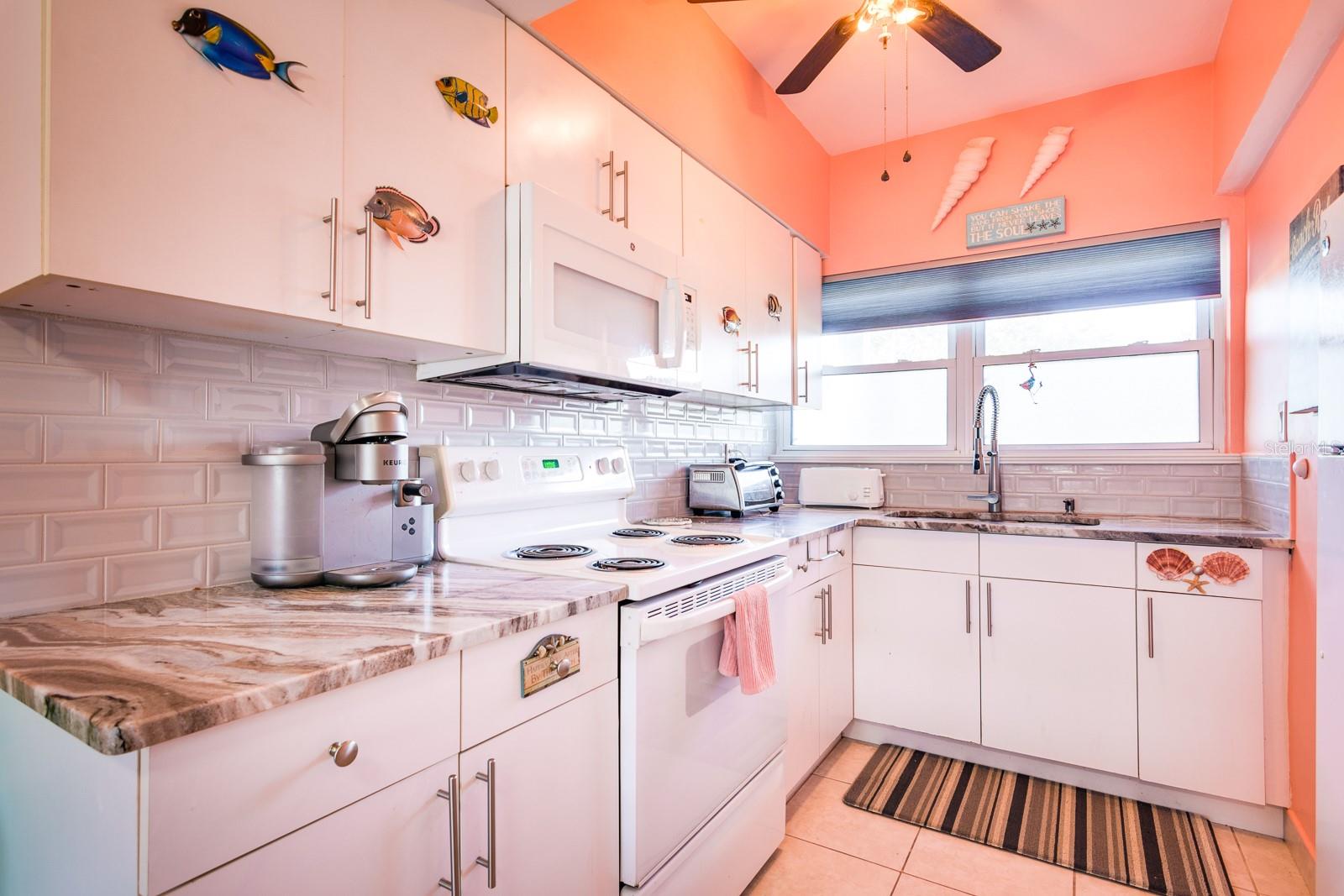 Image 3 of 16 For 7050 Sunset Way 1