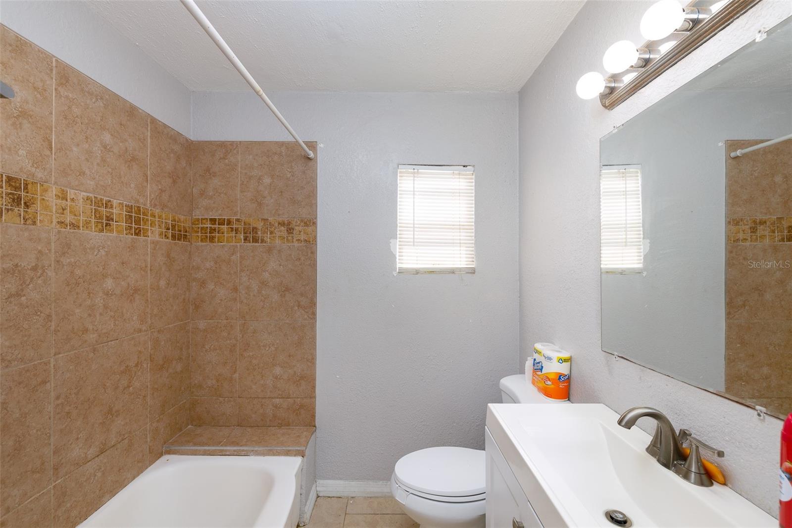 Image 12 of 18 For 2728 39th Avenue N