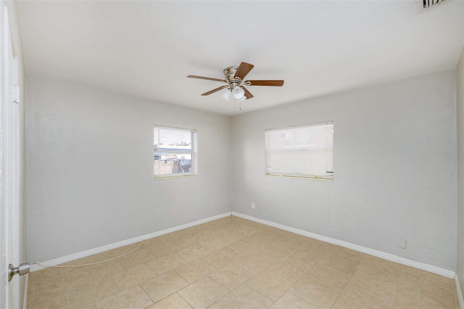 Image 15 of 18 For 2728 39th Avenue N