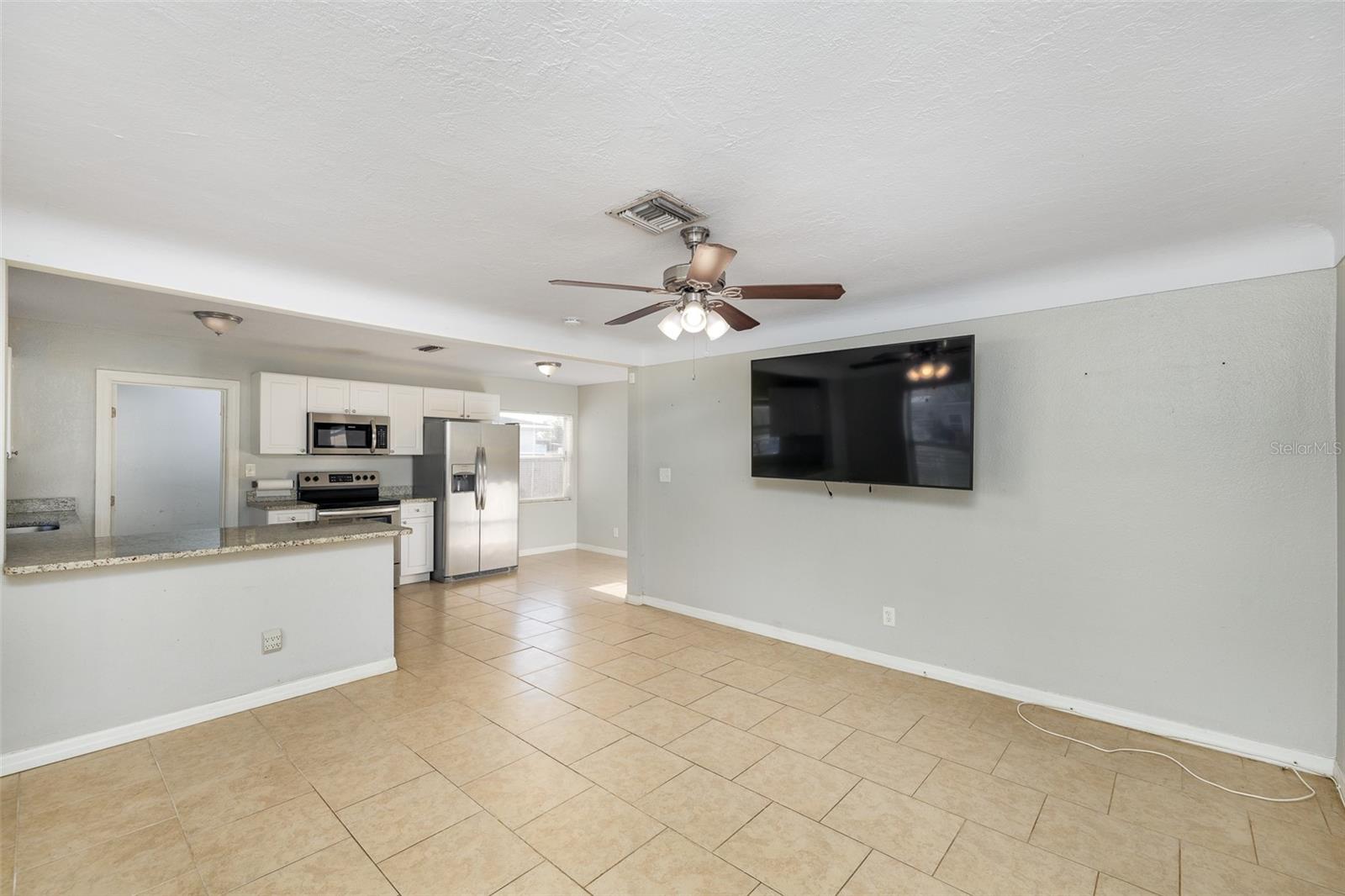Image 4 of 18 For 2728 39th Avenue N