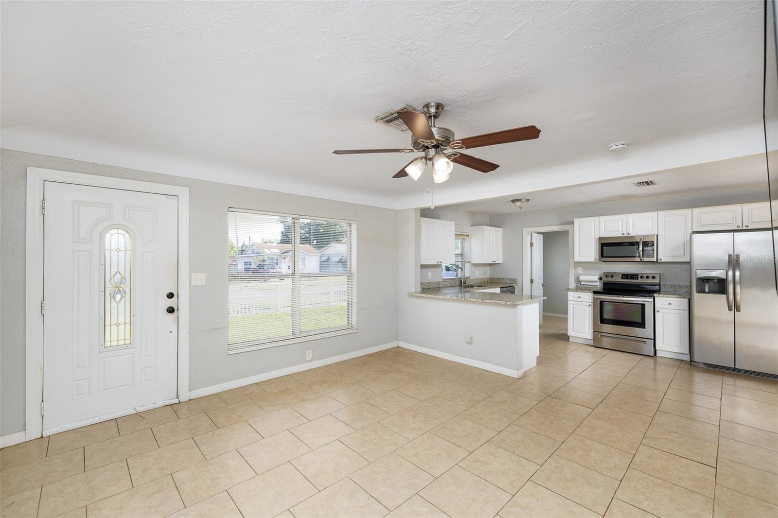 Image 5 of 18 For 2728 39th Avenue N