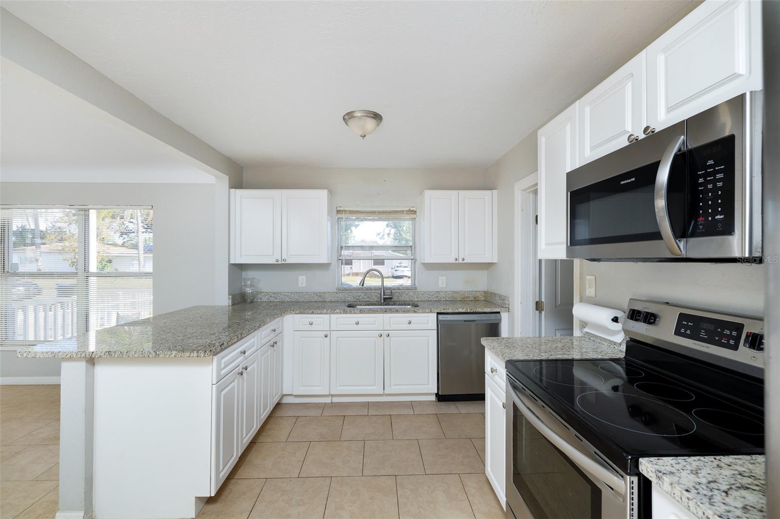 Image 7 of 18 For 2728 39th Avenue N