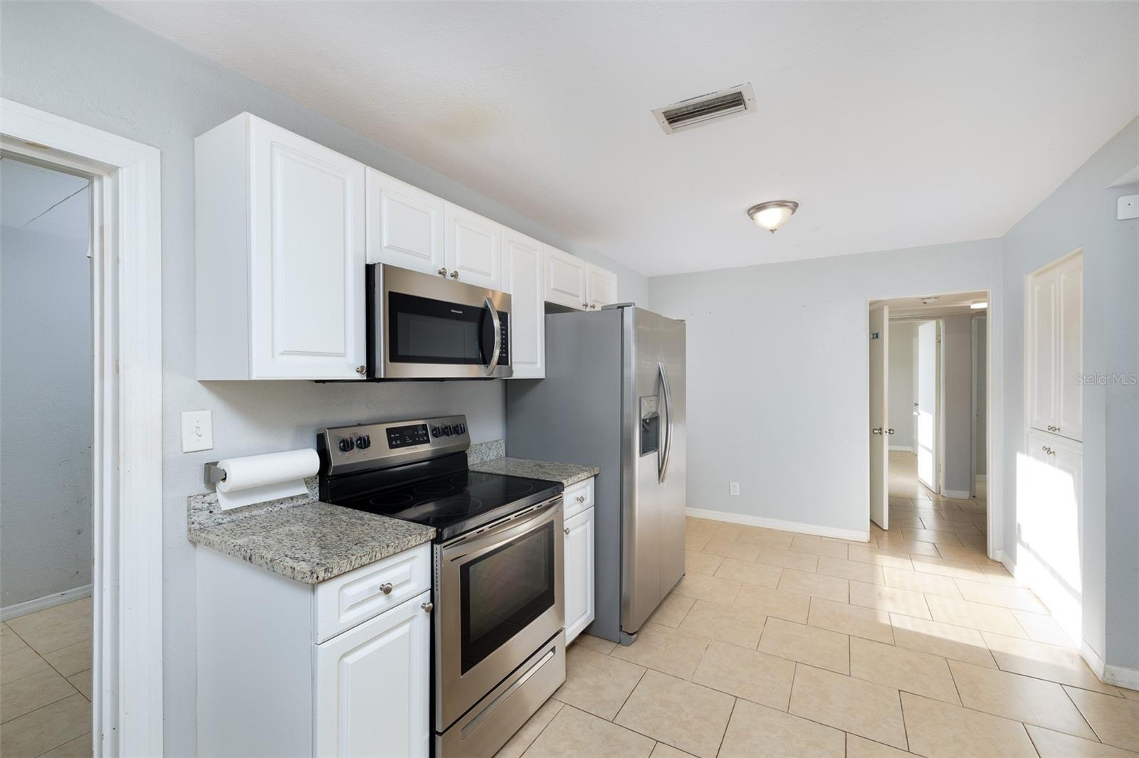 Image 8 of 18 For 2728 39th Avenue N