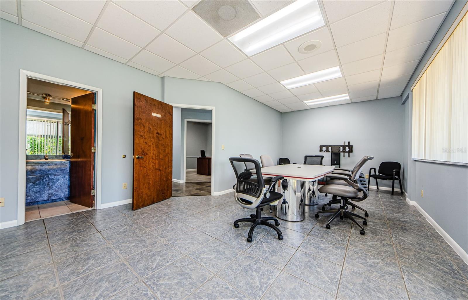 Image 15 of 26 For 701 Enterprise Road E 100