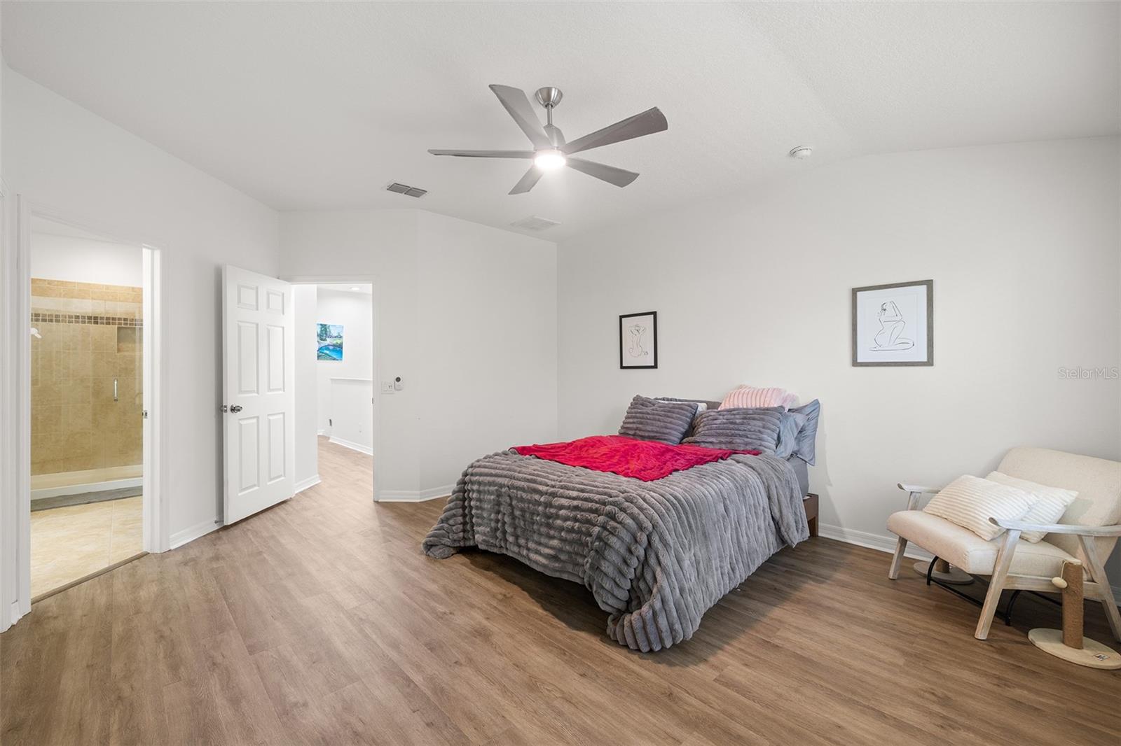 Image 22 of 35 For 12578 Streamdale Drive