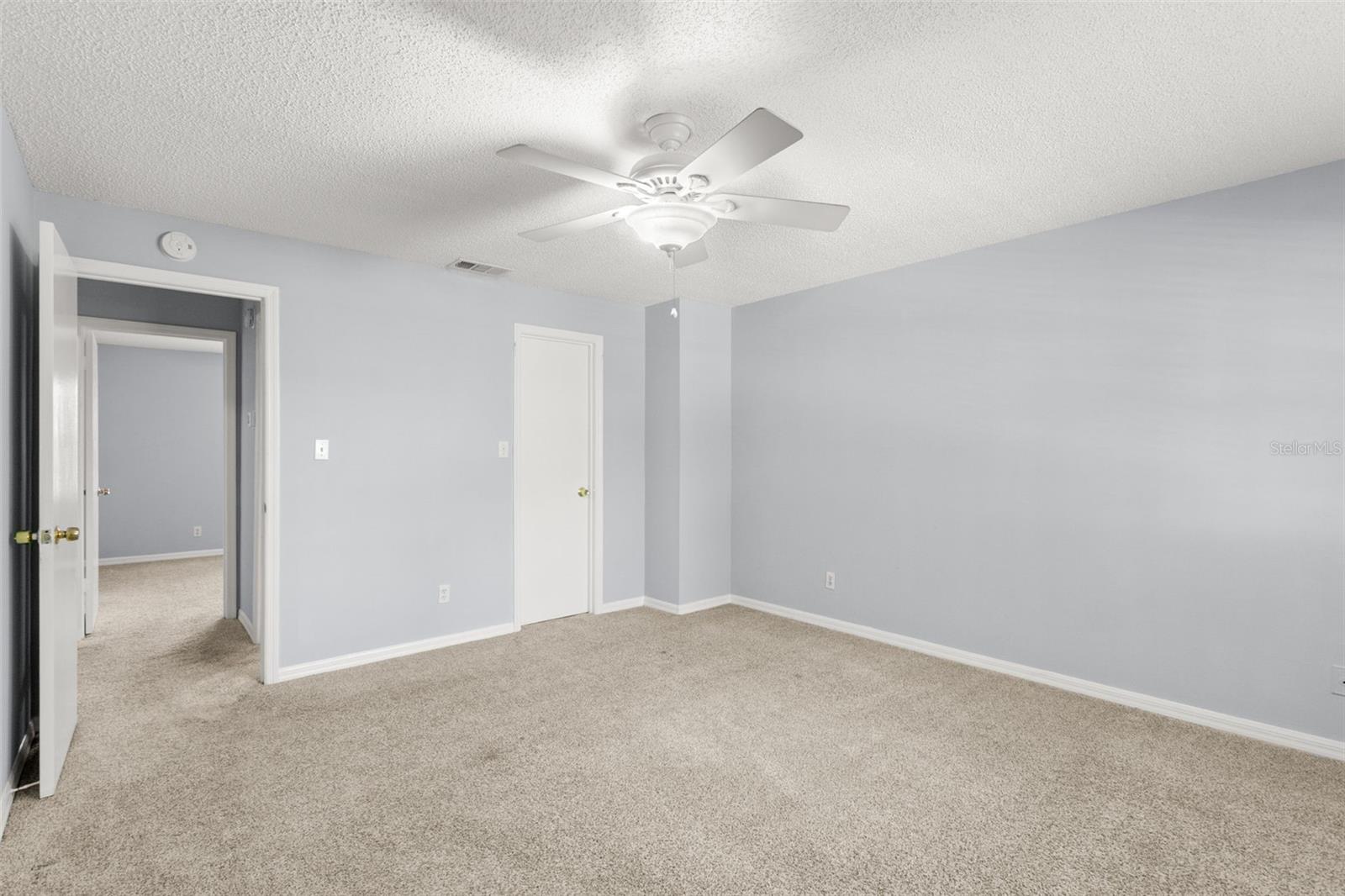 Image 6 of 12 For 408 Arrawana Avenue A5