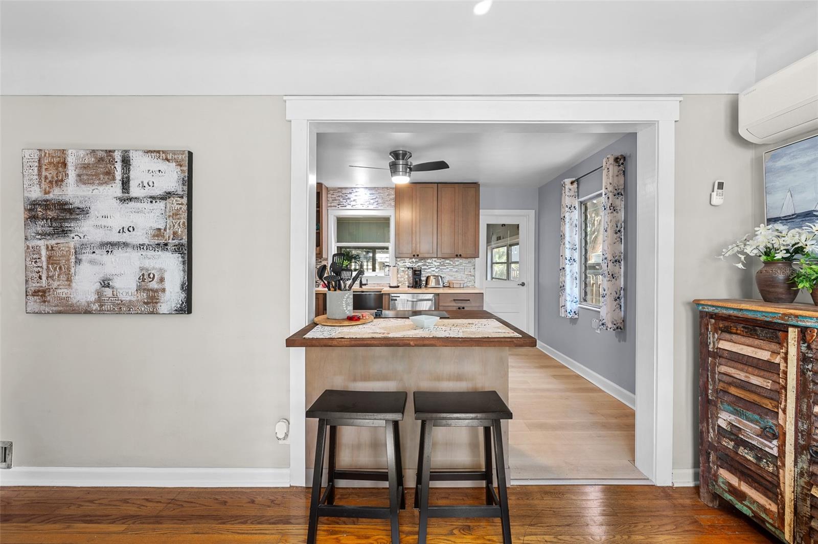 Image 6 of 29 For 4921 24th Avenue S