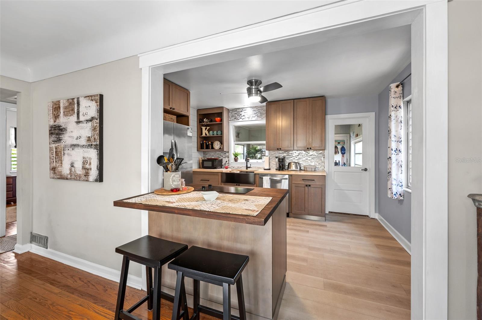 Image 7 of 29 For 4921 24th Avenue S