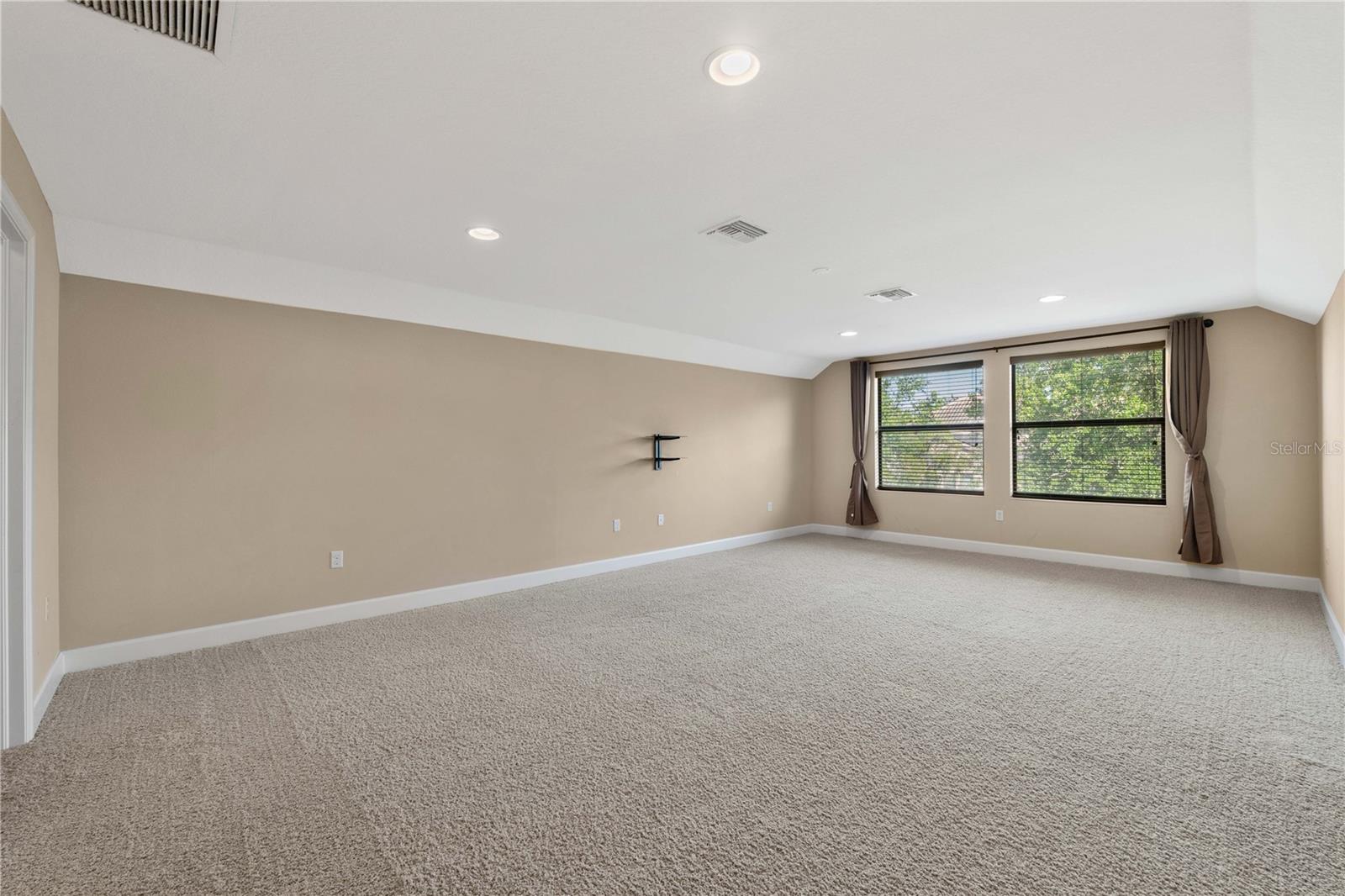 Image 19 of 45 For 20329 Heritage Point Drive