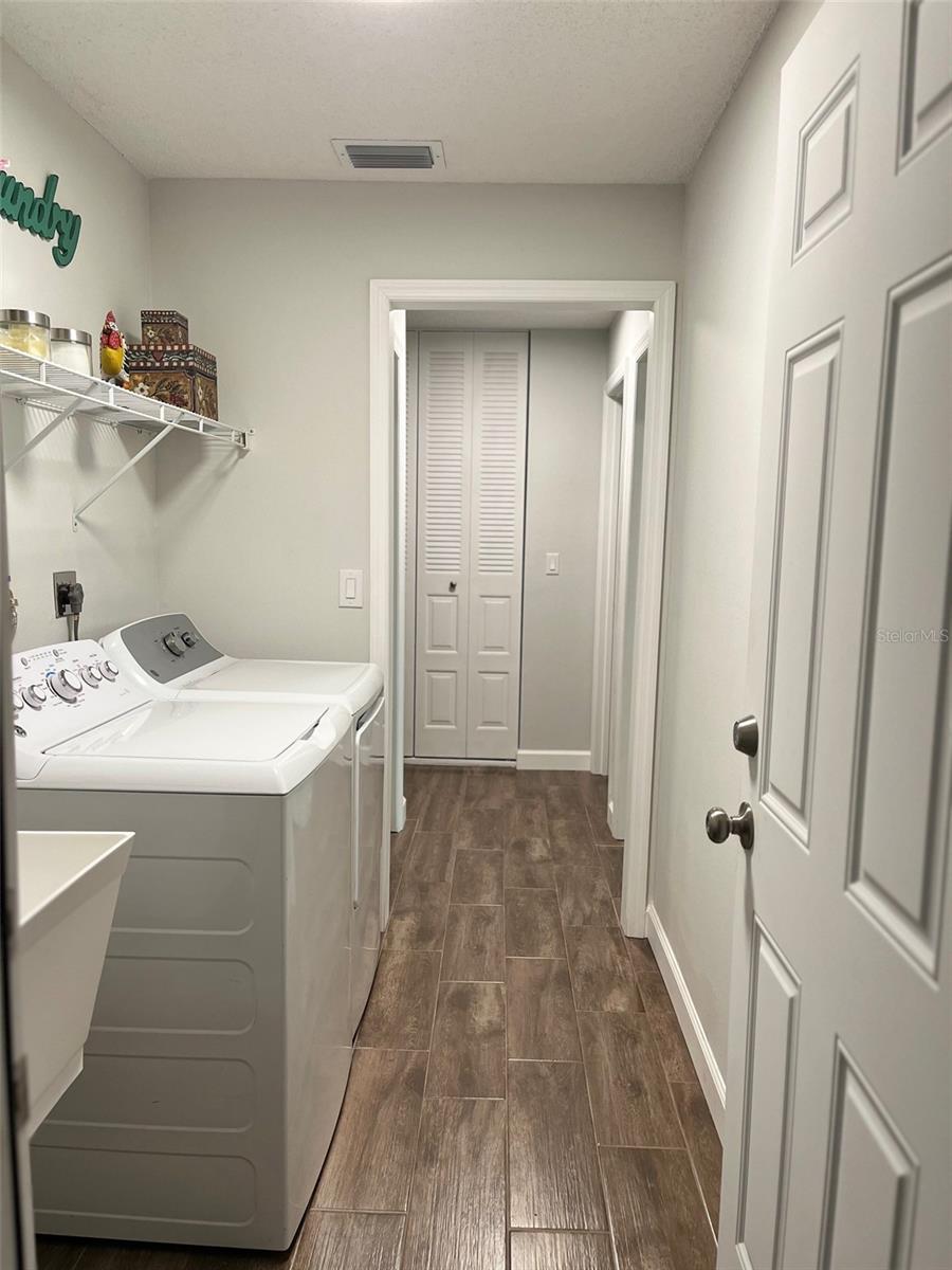 Image 31 of 52 For 10627 Mira Vista Drive
