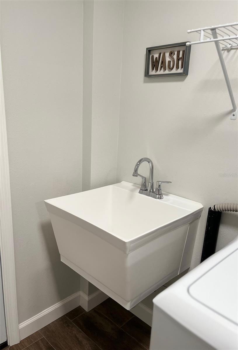 Image 33 of 52 For 10627 Mira Vista Drive