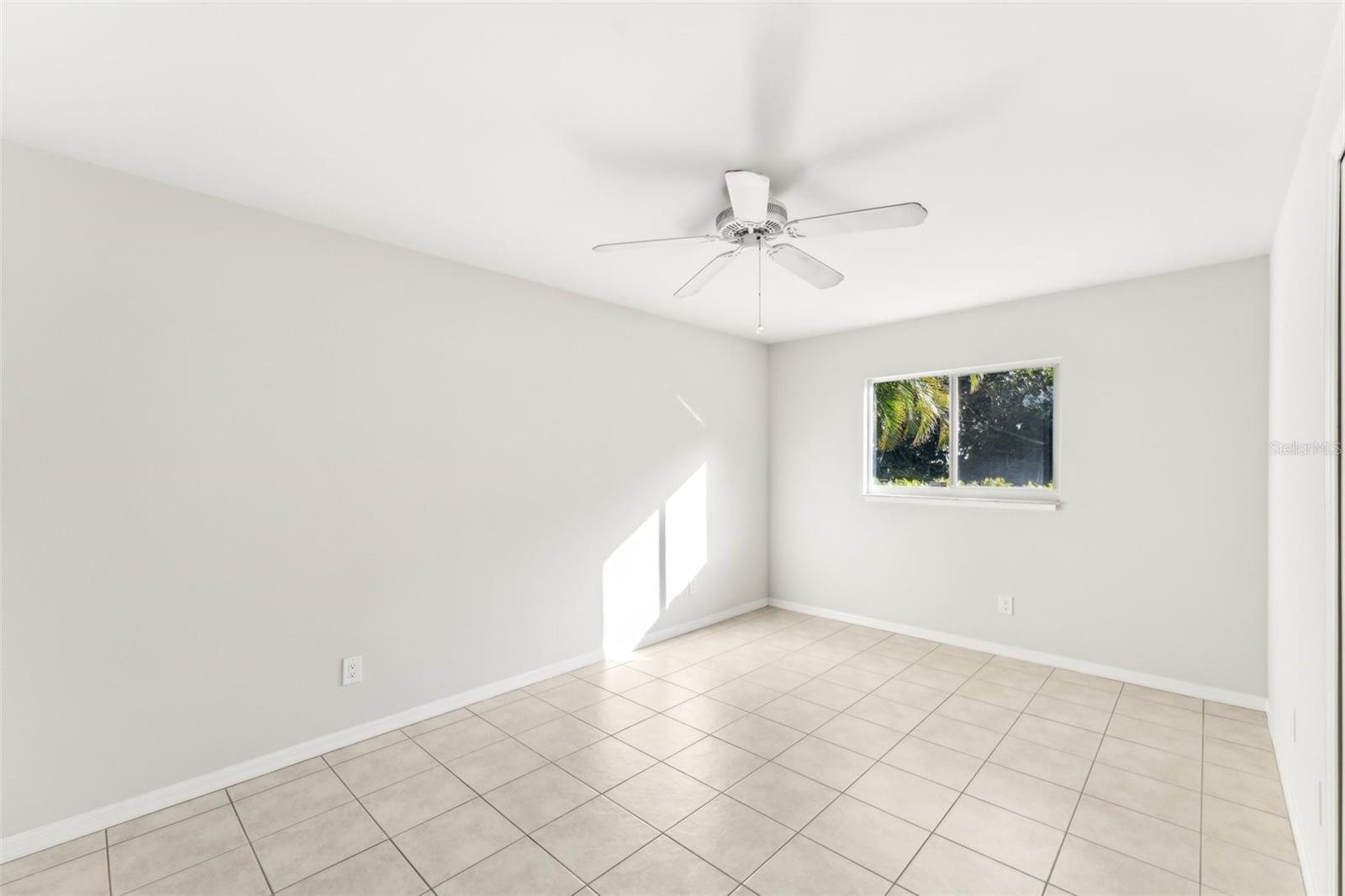 Image 23 of 27 For 926 37th Street
