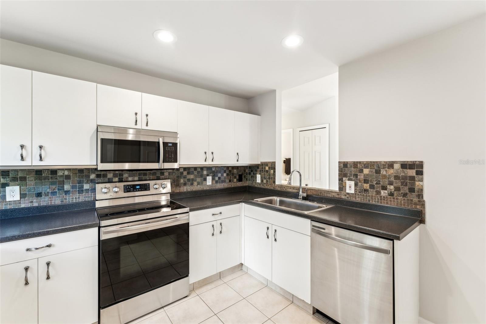 Image 7 of 27 For 926 37th Street