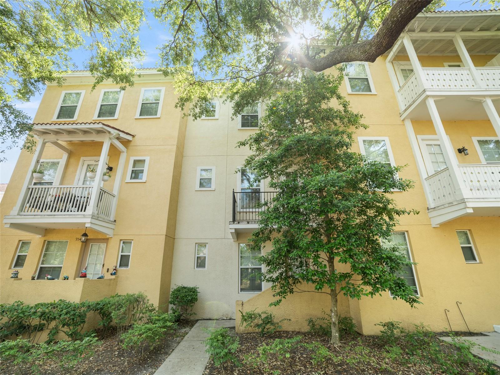 Details for 956 Sombra Street, TAMPA, FL 33619