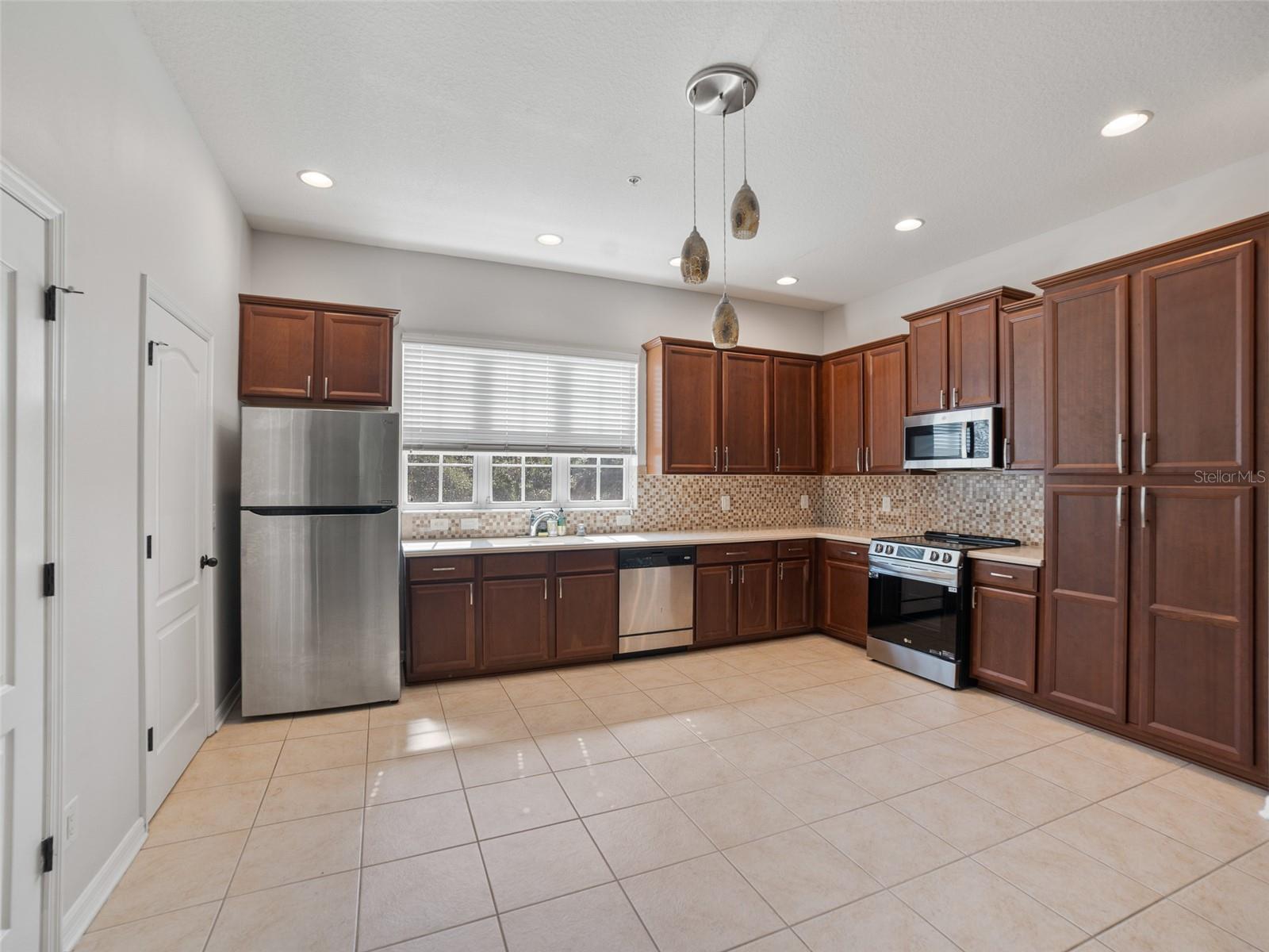 Image 8 of 22 For 956 Sombra Street
