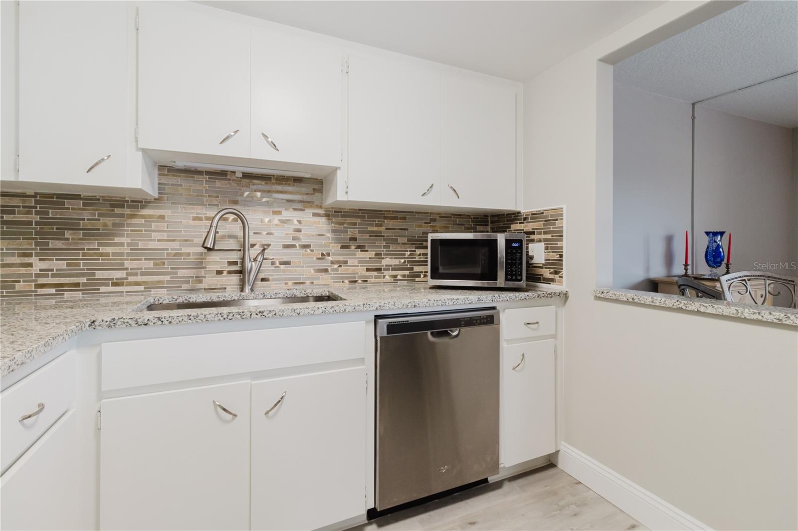 Image 10 of 50 For 2457 Ecuadorian Way 63