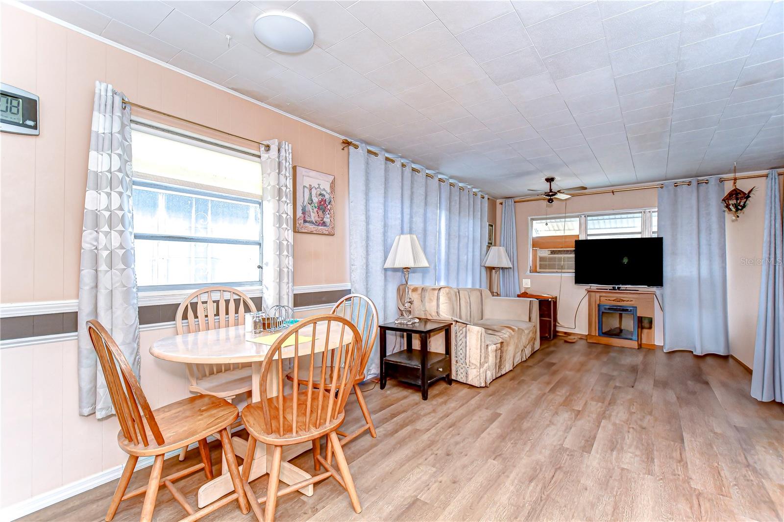 Image 14 of 34 For 6046 Harriet Street