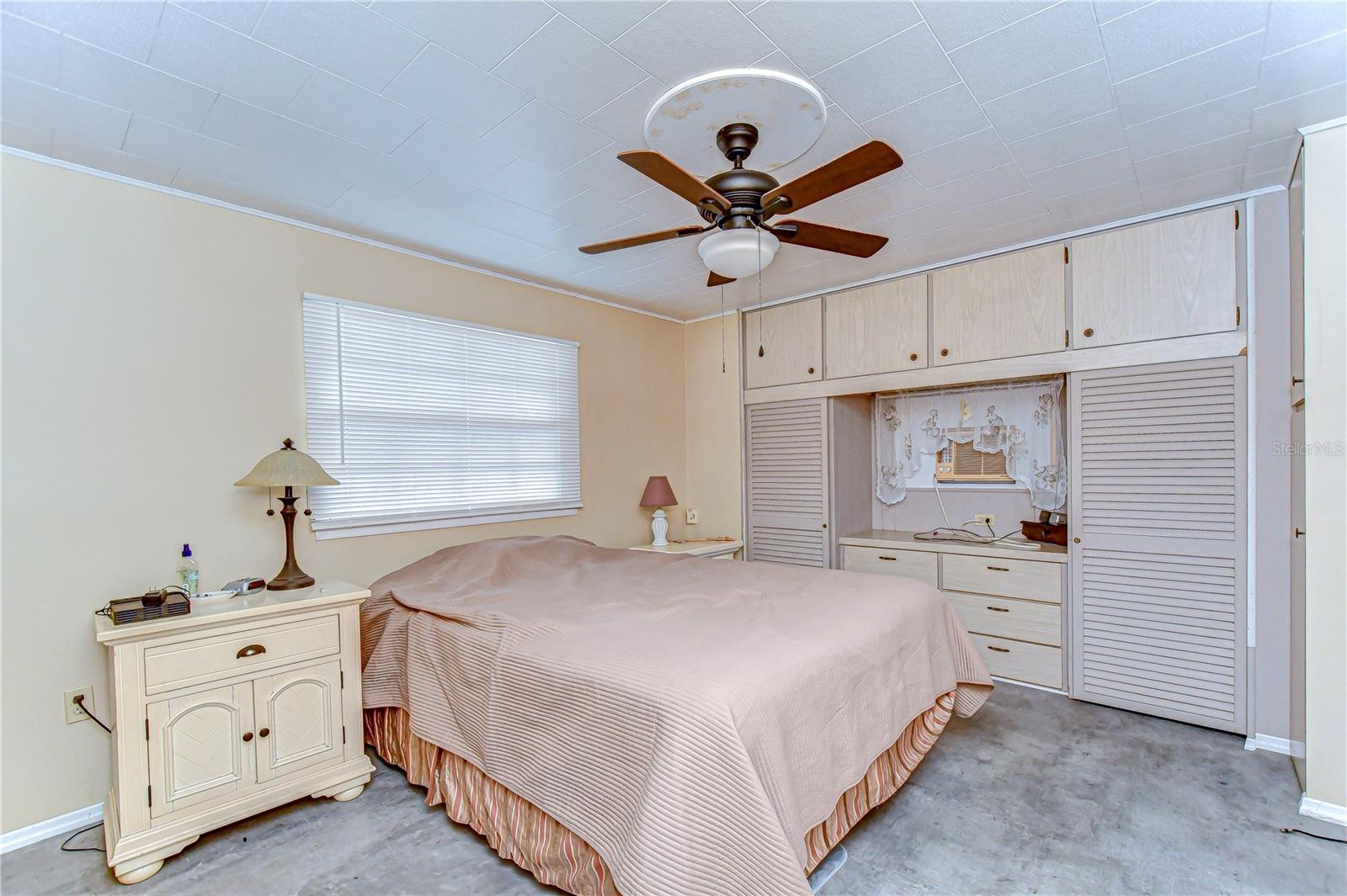 Image 15 of 34 For 6046 Harriet Street