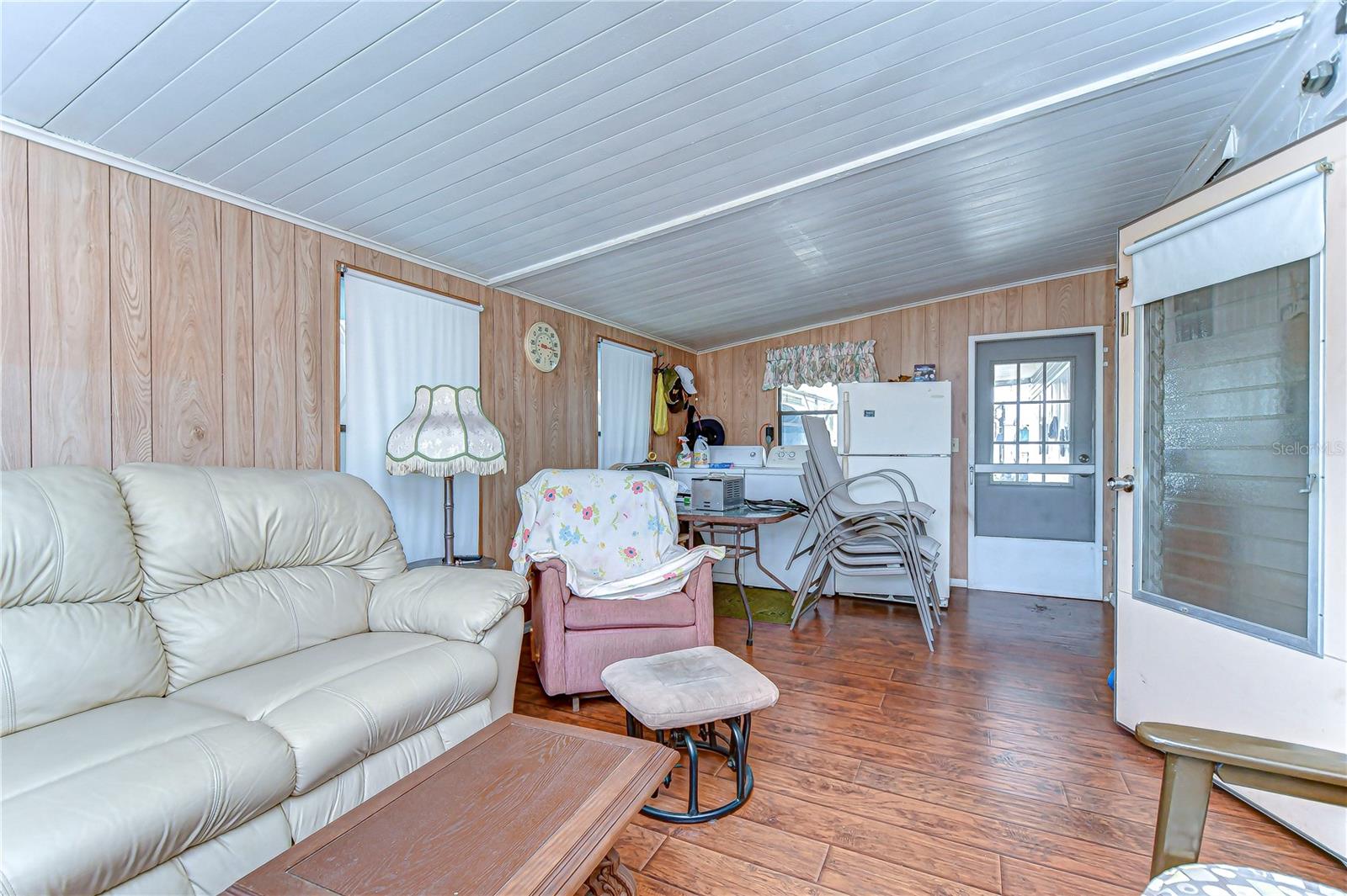 Image 21 of 34 For 6046 Harriet Street