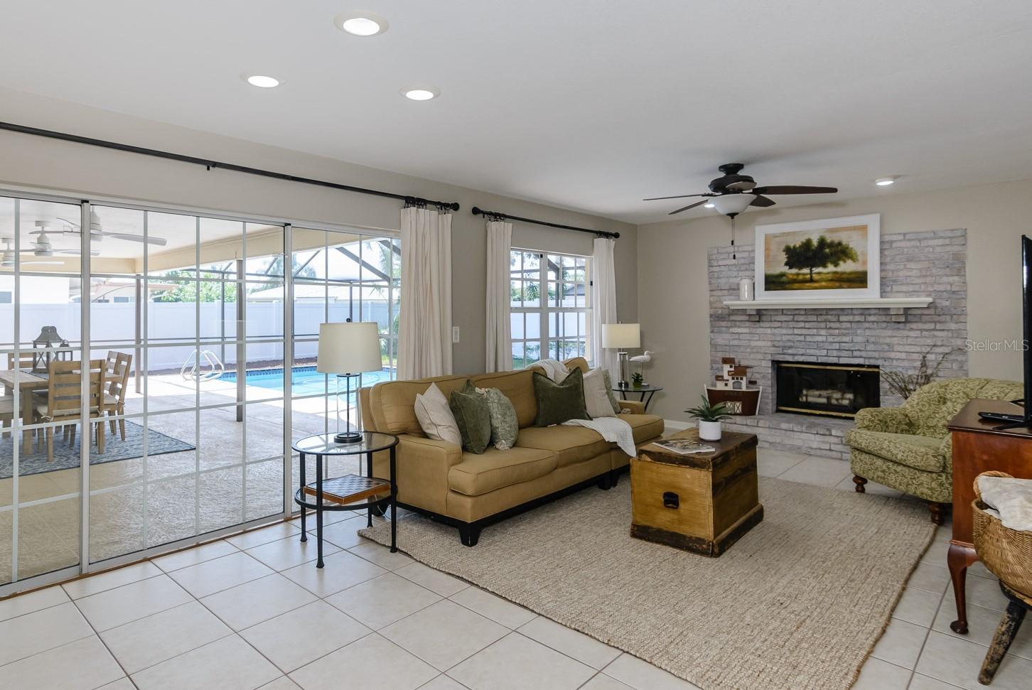 Image 20 of 66 For 2831 Quail Hollow Road W