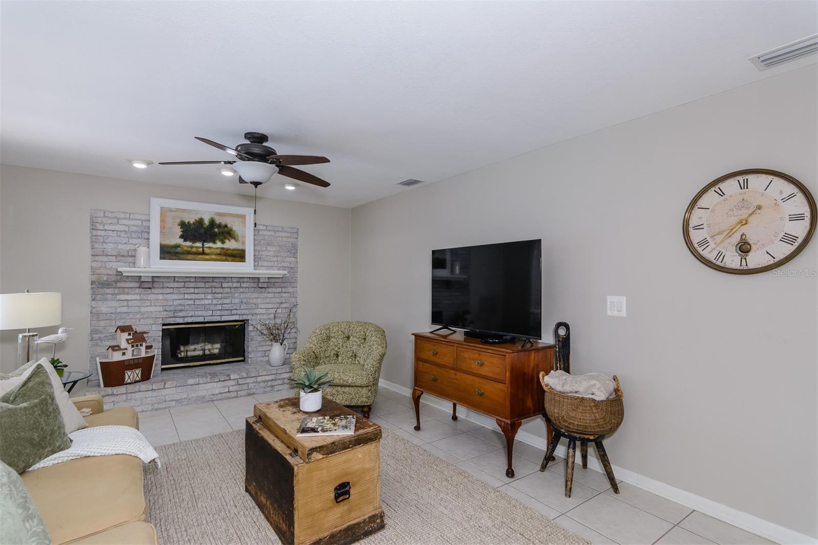 Image 22 of 66 For 2831 Quail Hollow Road W