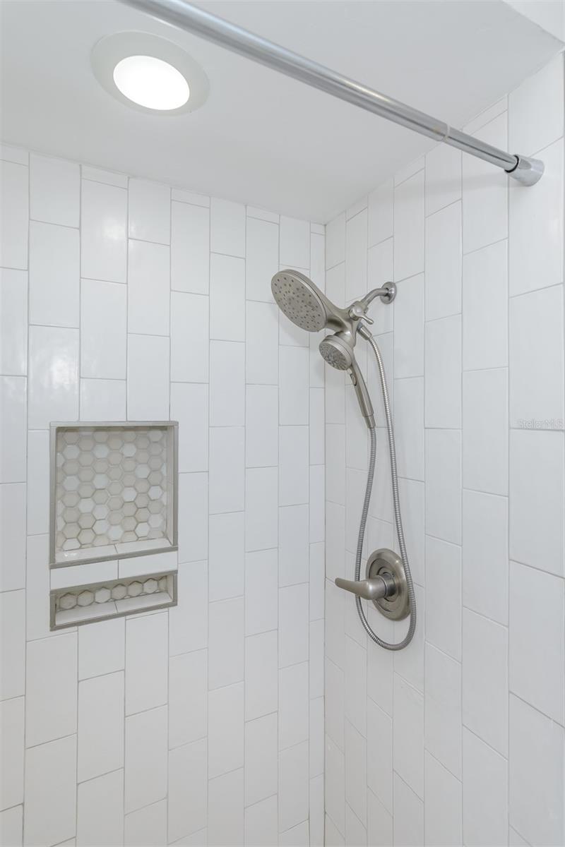 Image 38 of 66 For 2831 Quail Hollow Road W