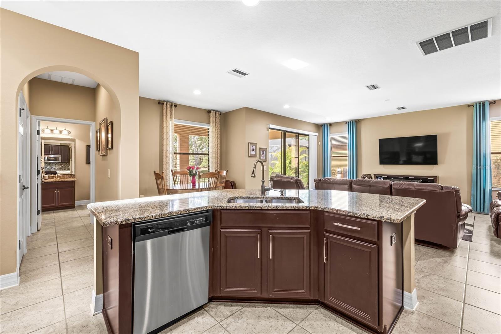 Image 17 of 55 For 32718 Summerglade Drive
