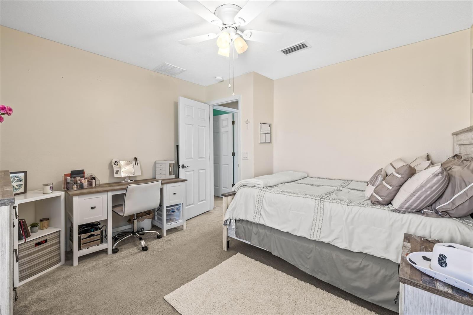 Image 33 of 55 For 32718 Summerglade Drive