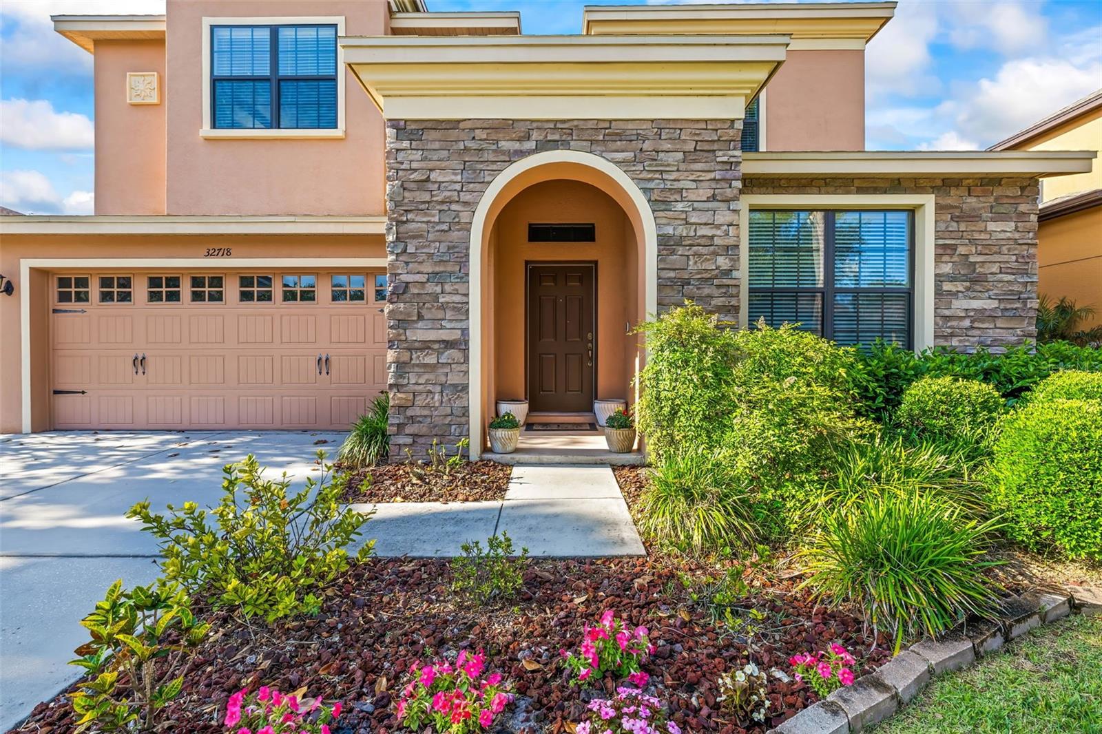 Image 7 of 55 For 32718 Summerglade Drive