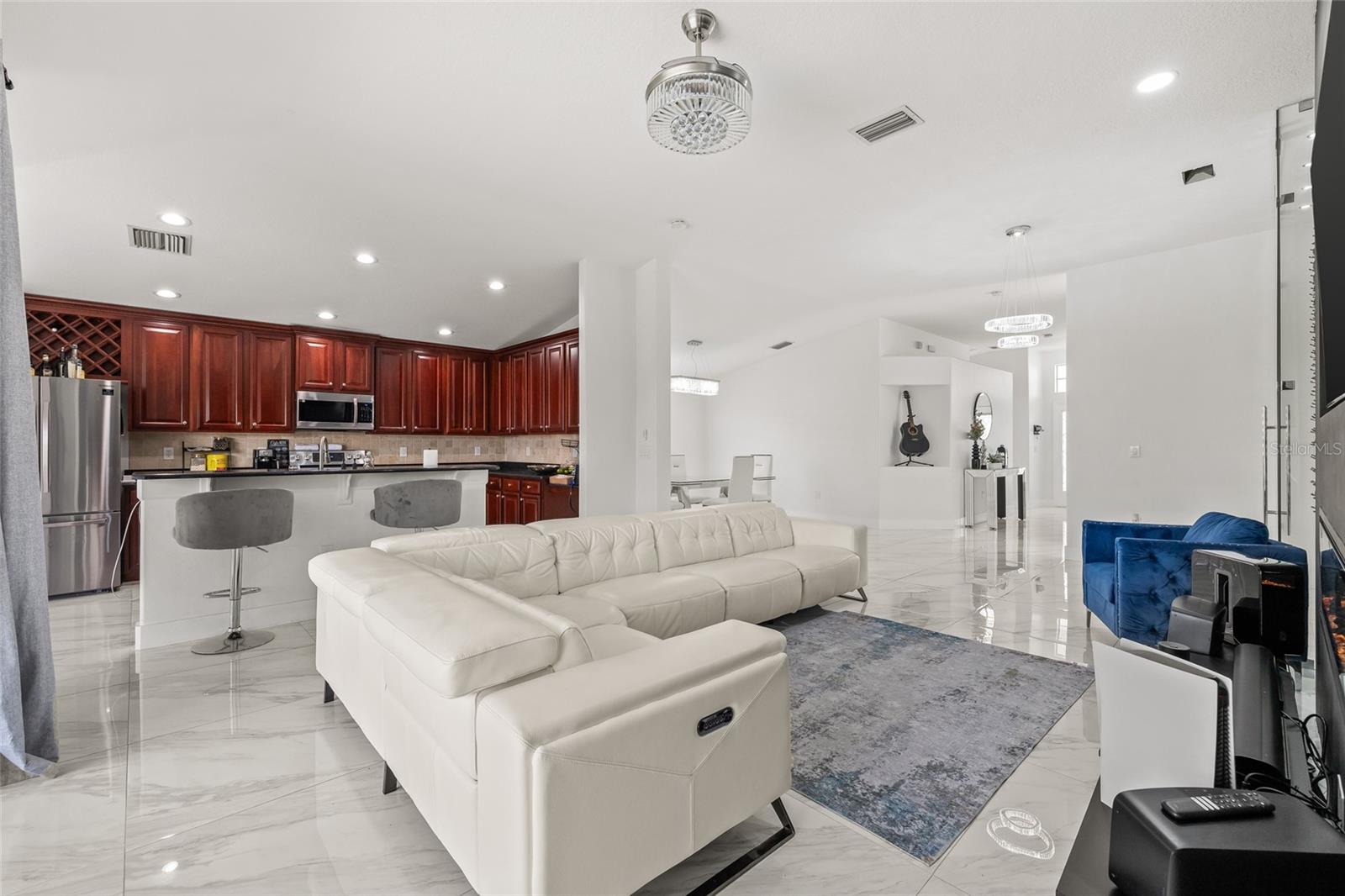 Image 12 of 54 For 3825 Beneraid Street