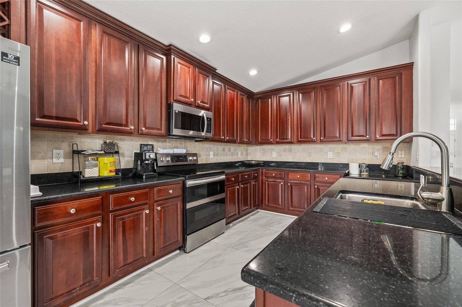 Image 14 of 54 For 3825 Beneraid Street